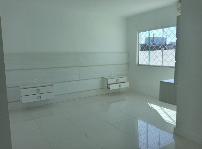 Casa 2 dormitórios Casa Praia dos Amores, Praia dos Amores - Balneário Camboriú