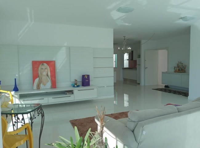 Casa 2 dormitórios Casa Praia dos Amores, Praia dos Amores - Balneário Camboriú