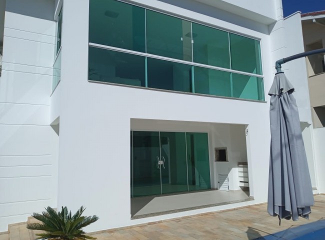 Casa 2 dormitórios Casa Praia dos Amores, Praia dos Amores - Balneário Camboriú