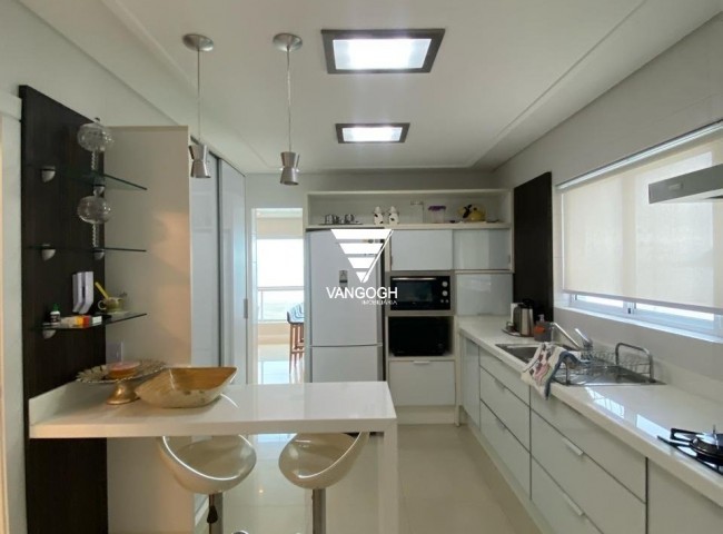 Apartamento 3 dormitórios Summer Beach, Frente Mar - Balneário Camboriú