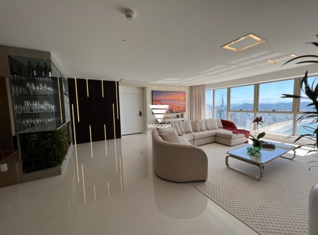 Apartamento 4 dormitórios Yachthouse, Quadra Mar - Balneário Camboriú