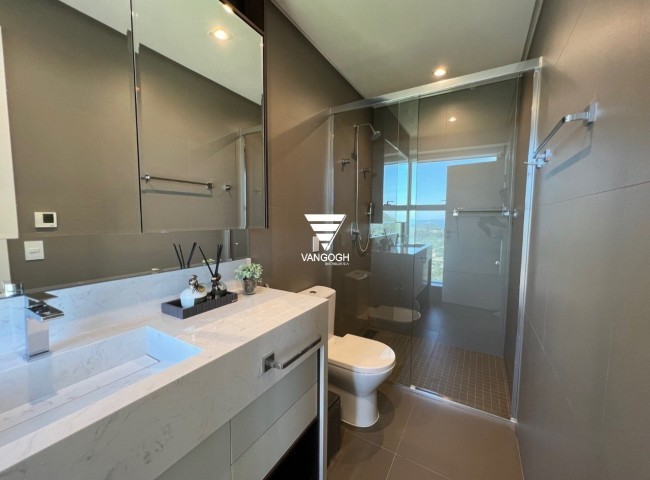 Apartamento 4 dormitórios Yachthouse, Quadra Mar - Balneário Camboriú