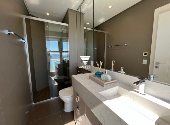 Apartamento 4 dormitórios Yachthouse, Quadra Mar - Balneário Camboriú