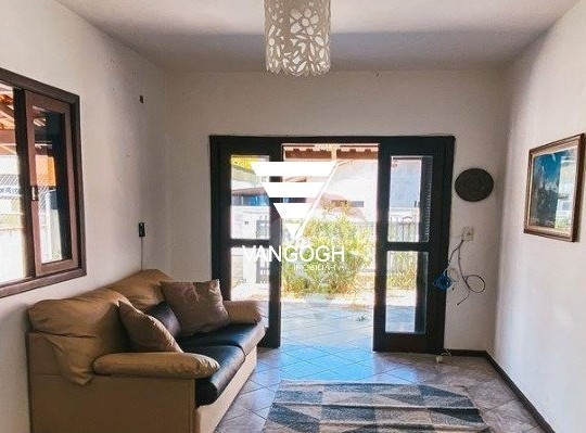 Casa 2 dormitórios Casa de Praia, canto grande - BOMBINHAS