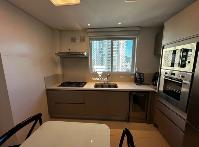 Apartamento 4 dormitórios Villa Serena Home Club, Quadra Mar - Balneário Camboriú