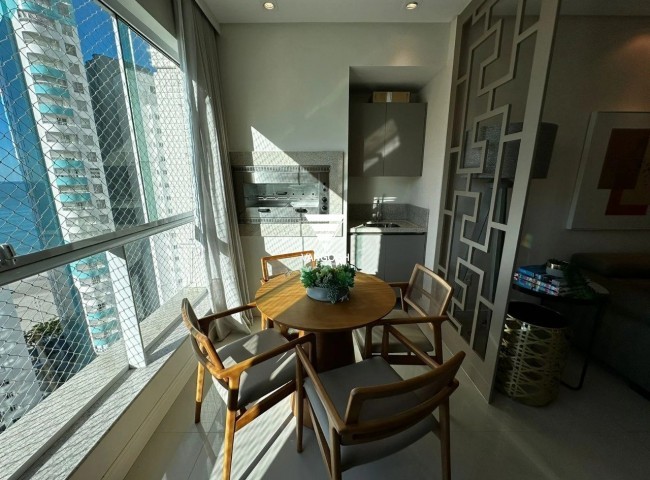 Apartamento 4 dormitórios Villa Serena Home Club, Quadra Mar - Balneário Camboriú