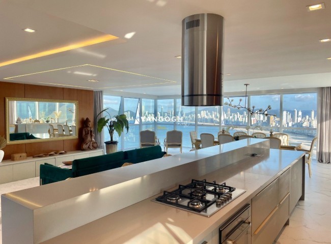 Apartamento 3 dormitórios Sky Tower, Centro - Balneário Camboriú