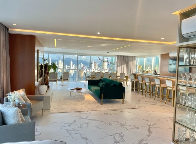Apartamento 3 dormitórios Sky Tower, Centro - Balneário Camboriú
