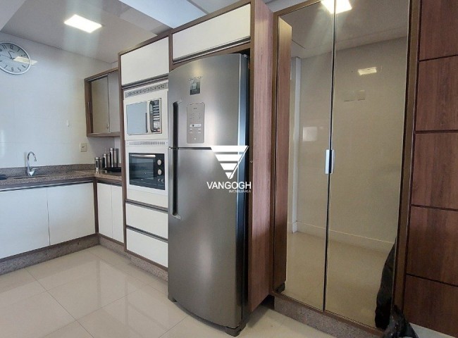 Apartamento 3 dormitórios Neptuno, Frente Mar Centro - Balneário Camboriú