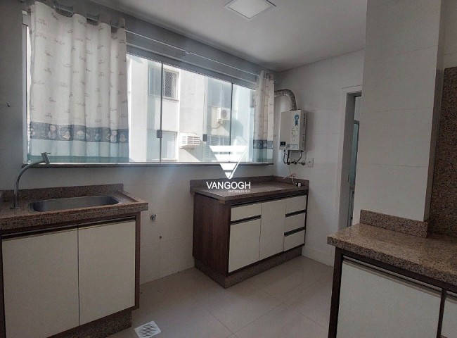 Apartamento 3 dormitórios Neptuno, Frente Mar Centro - Balneário Camboriú