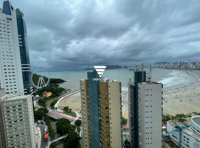 Apartamento 4 dormitórios Skyline Tower