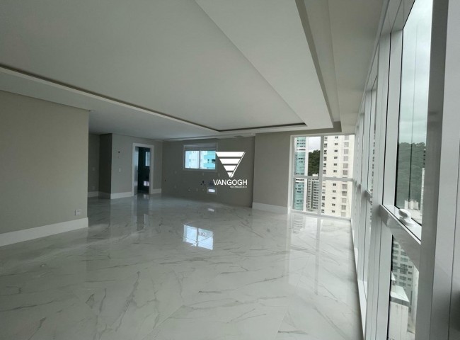 Apartamento 4 dormitórios Skyline Tower