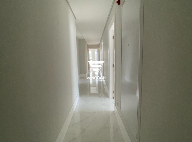 Apartamento 4 dormitórios Skyline Tower