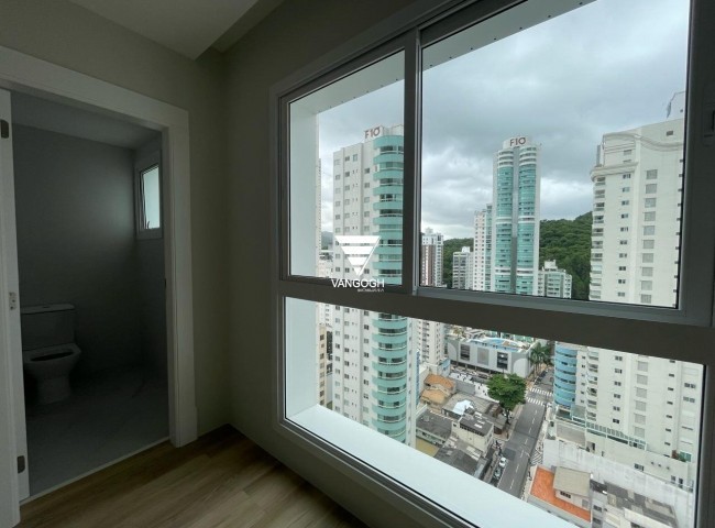 Apartamento 4 dormitórios Skyline Tower
