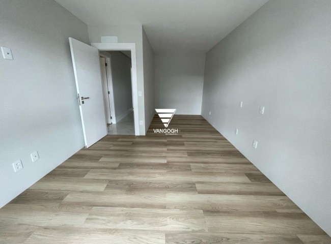 Apartamento 4 dormitórios Skyline Tower