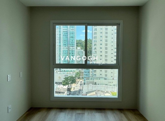 Apartamento 4 dormitórios Skyline Tower