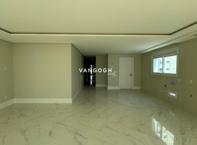 Apartamento 4 dormitórios Skyline Tower