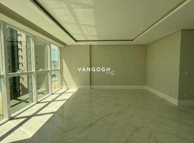 Apartamento 4 dormitórios Skyline Tower