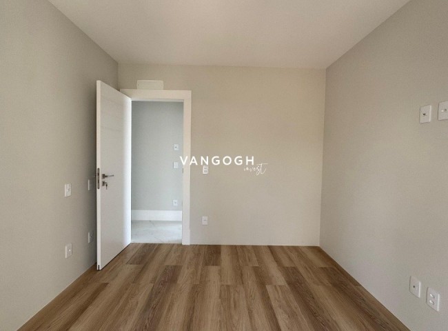 Apartamento 4 dormitórios Skyline Tower