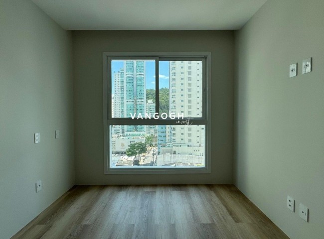 Apartamento 4 dormitórios Skyline Tower