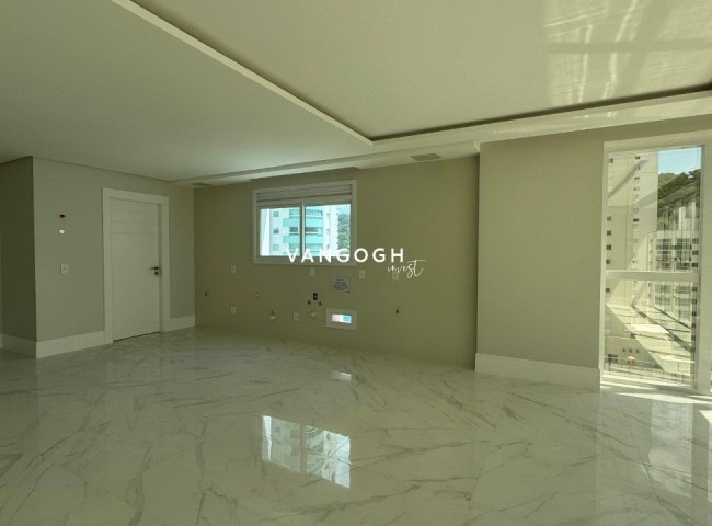 Apartamento 4 dormitórios Skyline Tower