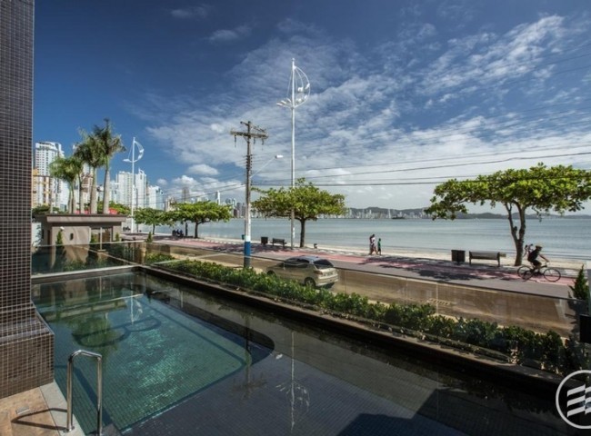 Apartamento 4 dormitórios Baturité Lounge House, Frente Mar - Balneário Camboriú