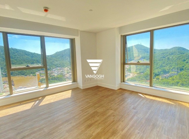 Apartamento 4 dormitórios Yachthouse, Quadra Mar - Balneário Camboriú