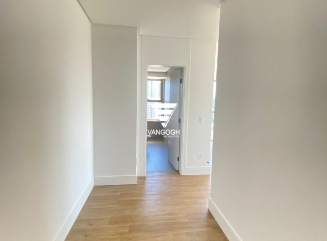 Apartamento 4 dormitórios Yachthouse, Quadra Mar - Balneário Camboriú