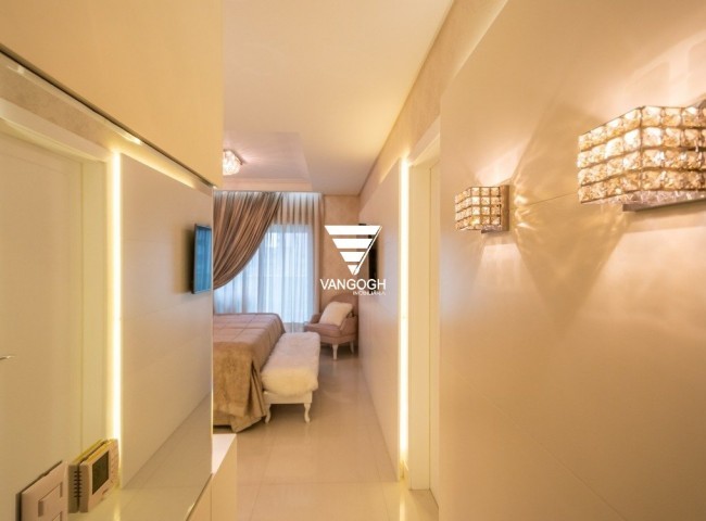 Apartamento 4 dormitórios Four Seasons Residence, Quadra Mar - Balneário Camboriú