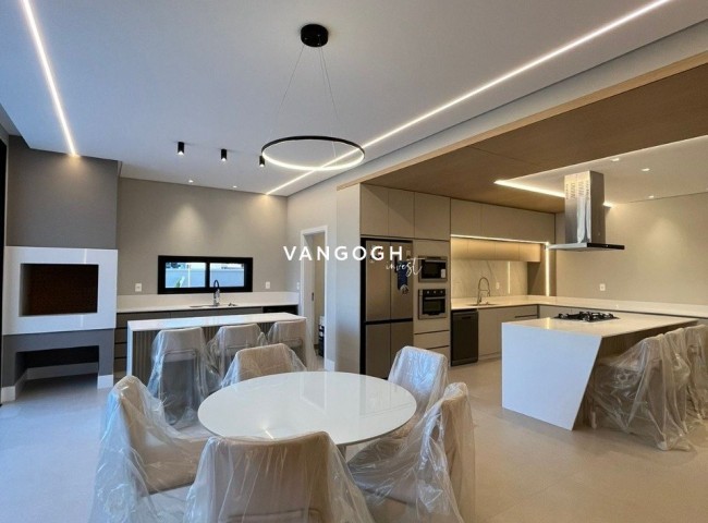 Casa em Condomínio 3 dormitórios Caledônia Private Village, Santa Regina - Camboriú