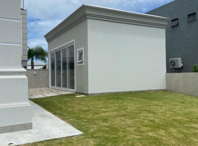 Casa 3 dormitórios Caledônia Private Village, Santa Regina - Camboriú