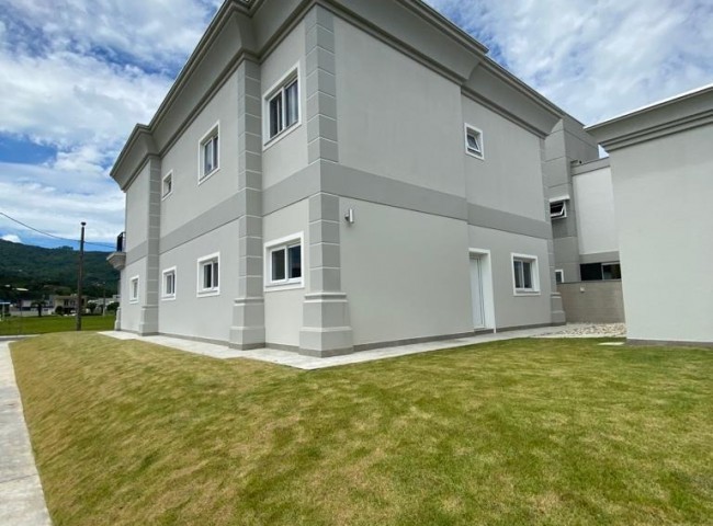 Casa 3 dormitórios Caledônia Private Village, Santa Regina - Camboriú