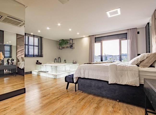 Casa em Condomínio 4 dormitórios Caledônia Private Village, Santa Regina - Camboriú