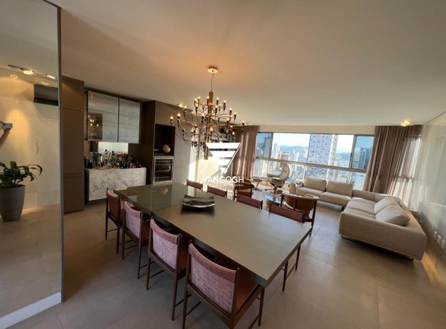 Apartamento 3 dormitórios Privilège Residence, Quadra Mar - Balneário Camboriú