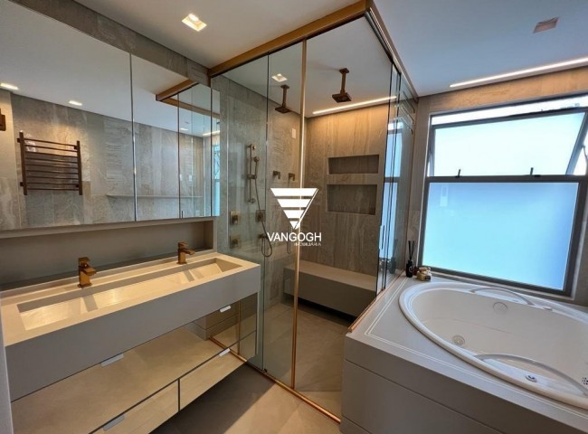 Apartamento 3 dormitórios Privilège Residence, Quadra Mar - Balneário Camboriú