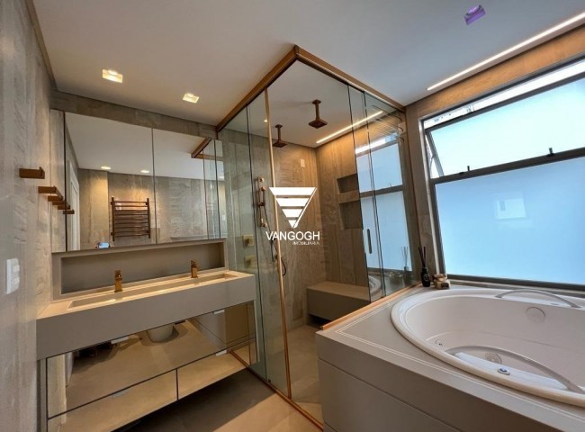 Apartamento 3 dormitórios Privilège Residence, Quadra Mar - Balneário Camboriú