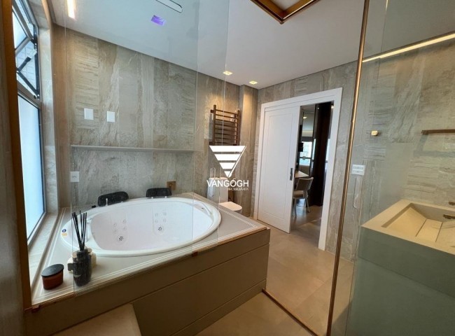 Apartamento 3 dormitórios Privilège Residence, Quadra Mar - Balneário Camboriú