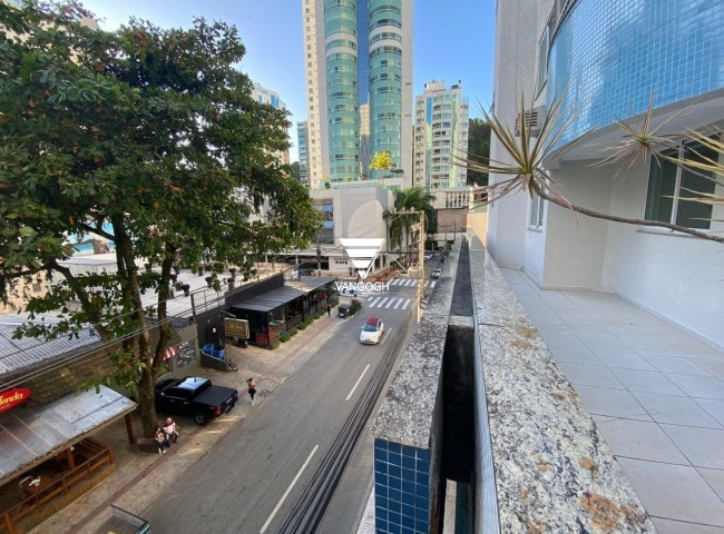 Apartamento 3 dormitórios Portal dos Pioneiros, Quadra Mar - Balneário Camboriú