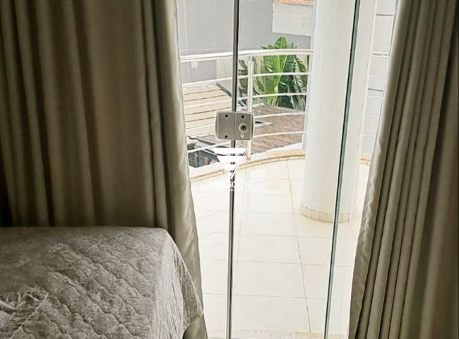 Casa 3 dormitórios , Ariribá - Balneário Camboriú