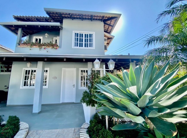 Casa 5 dormitórios , Praia dos Amores - Balneário Camboriú