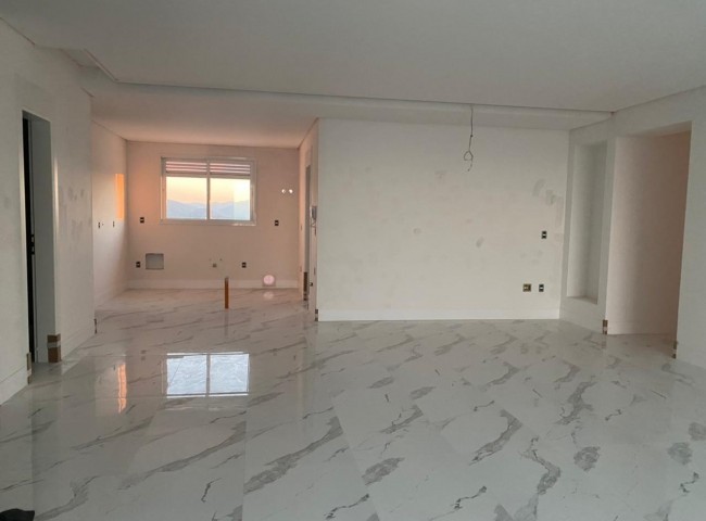 Apartamento 4 dormitórios Marina Beach Towers