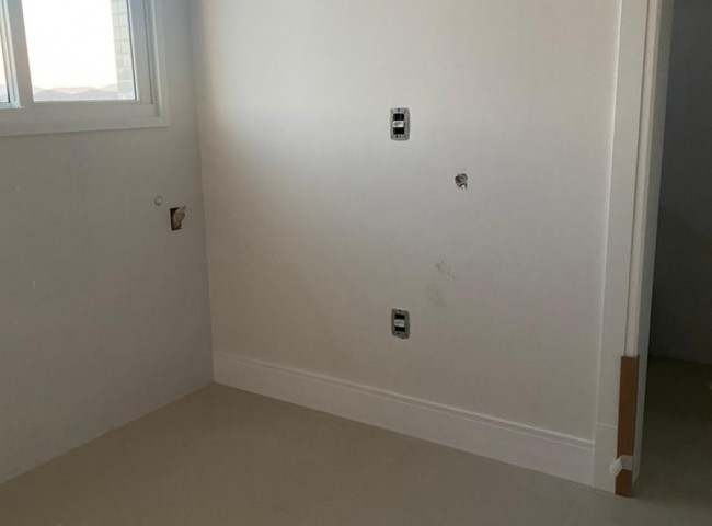 Apartamento 4 dormitórios Marina Beach Towers