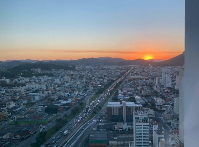 Apartamento 4 dormitórios Marina Beach Towers