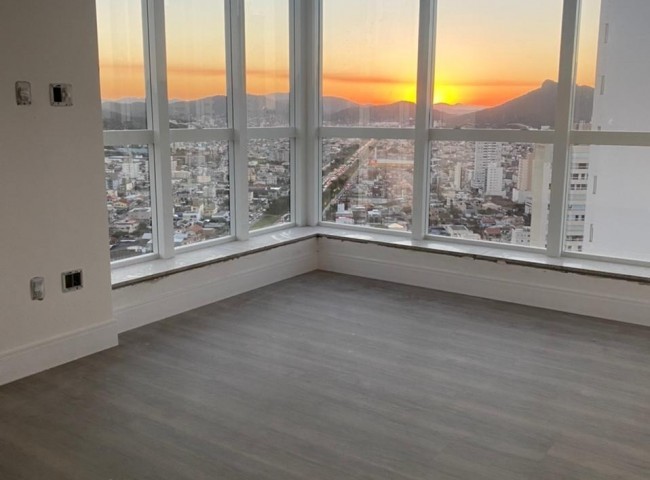 Apartamento 4 dormitórios Marina Beach Towers