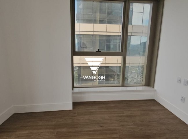 Apartamento 4 dormitórios Yachthouse, Quadra Mar - Balneário Camboriú