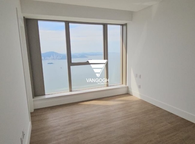Apartamento 4 dormitórios Yachthouse, Quadra Mar - Balneário Camboriú