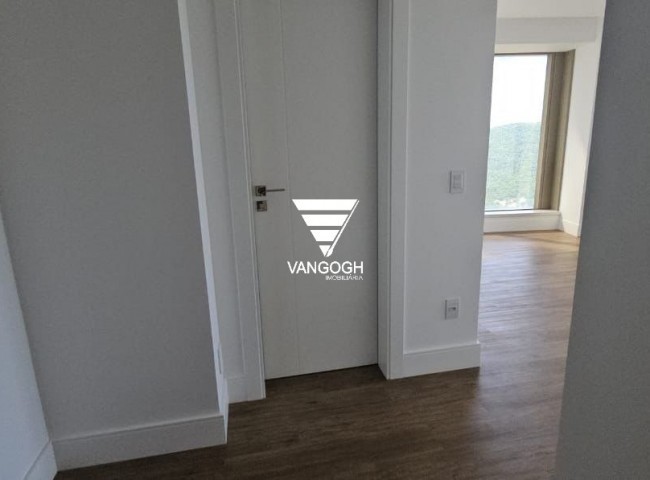 Apartamento 4 dormitórios Yachthouse, Quadra Mar - Balneário Camboriú