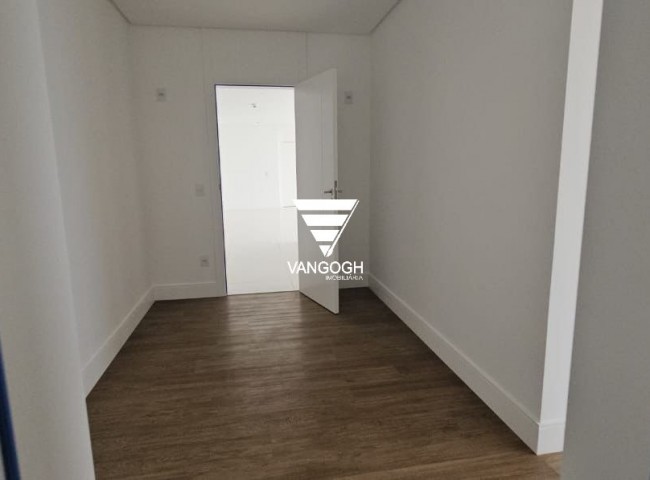 Apartamento 4 dormitórios Yachthouse, Quadra Mar - Balneário Camboriú