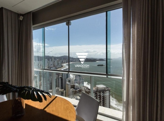 Apartamento 4 dormitórios Villa Serena Home Club, Quadra Mar - Balneário Camboriú