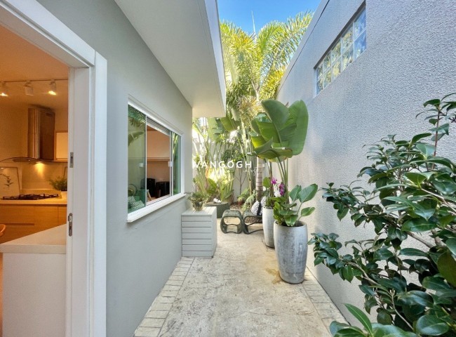 Casa 4 dormitórios Casa Terrea, Centro - Balneário Camboriú